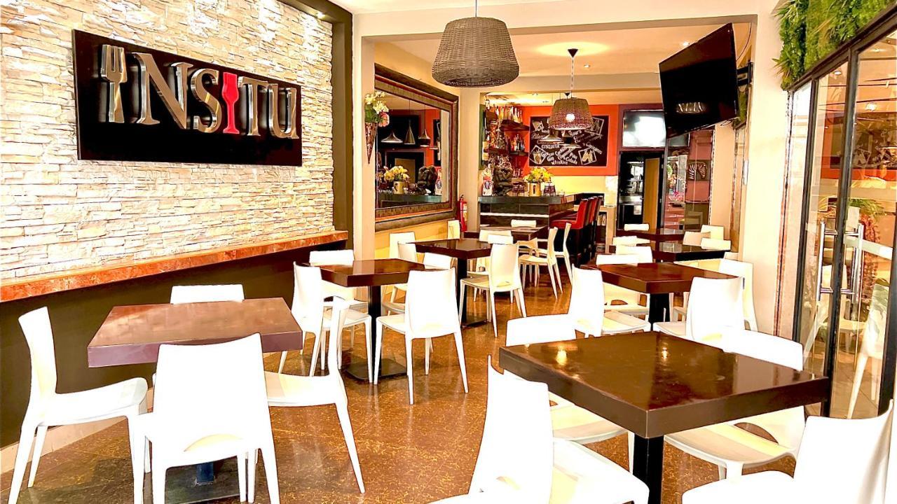טומבס Rizzo Plaza Hotel מראה חיצוני תמונה