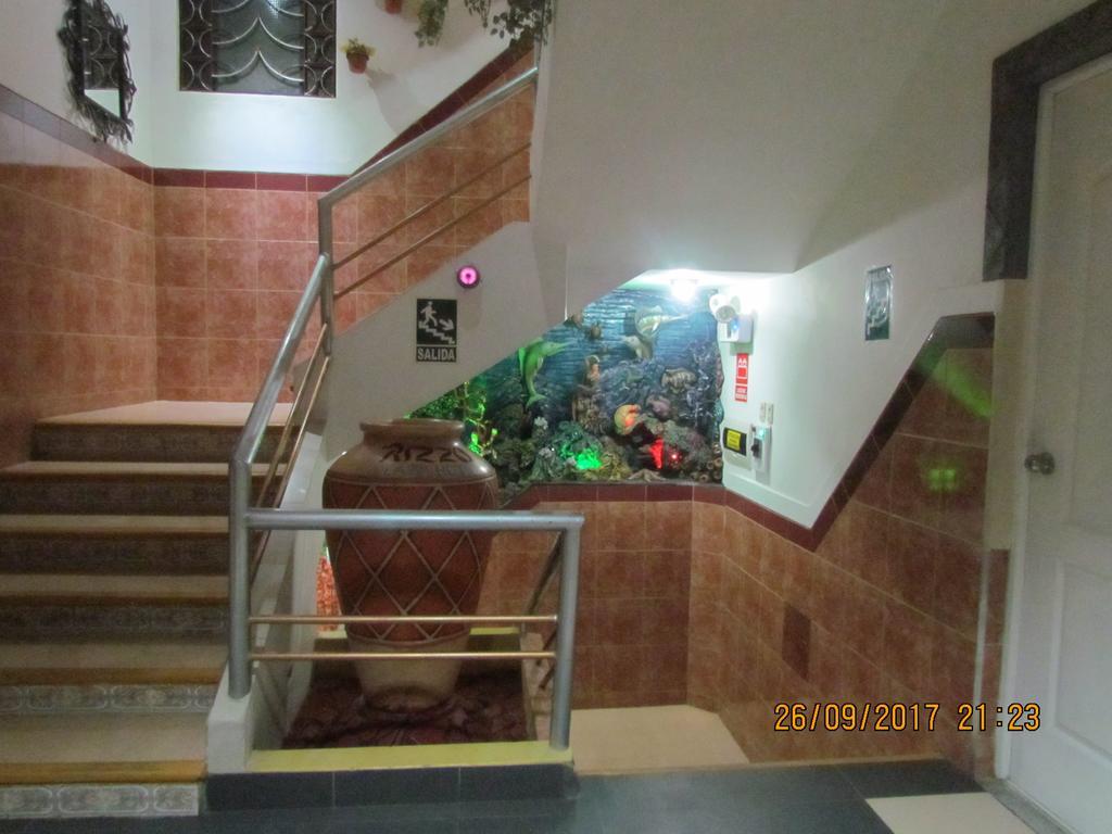 טומבס Rizzo Plaza Hotel מראה חיצוני תמונה