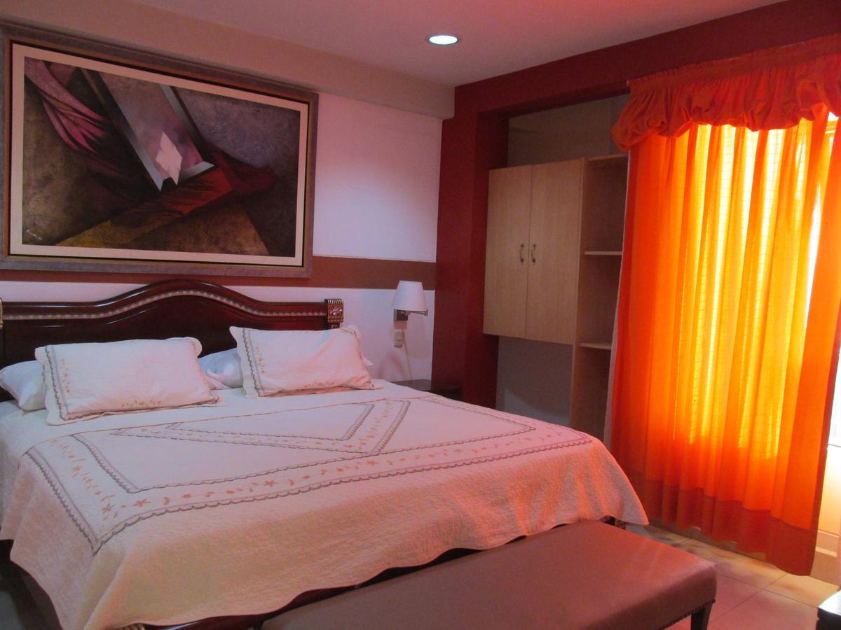 טומבס Rizzo Plaza Hotel מראה חיצוני תמונה
