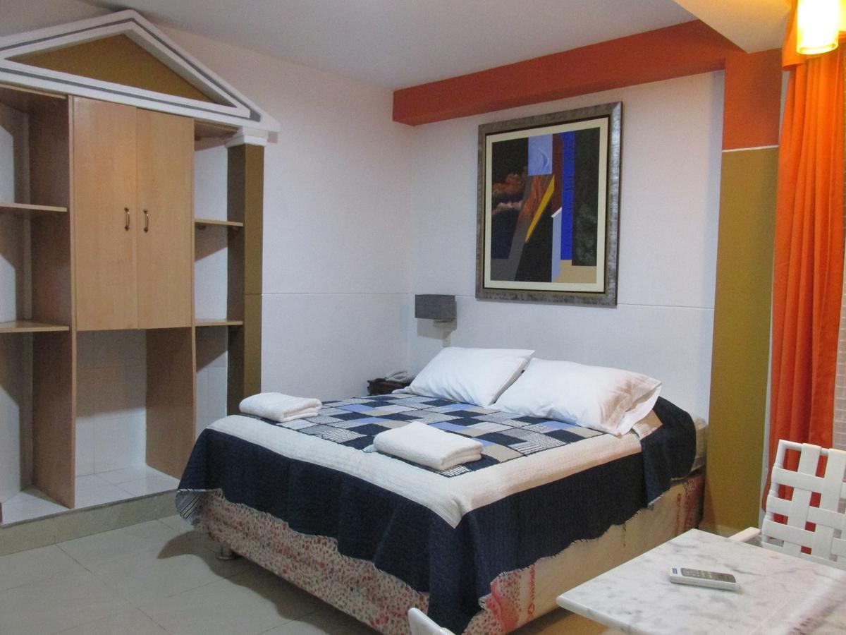 טומבס Rizzo Plaza Hotel מראה חיצוני תמונה